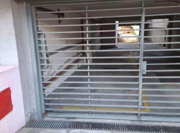 Garage , Mataderos · Cochera Cubierta con Portón Automático, Oliden Al 1300, Mataderos.