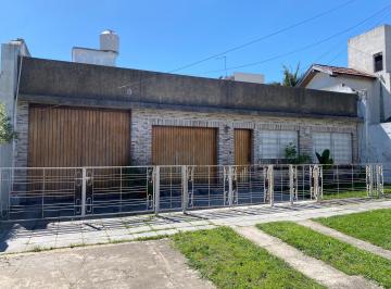 Casa de 4 ambientes, Almirante Brown · Casa en Venta