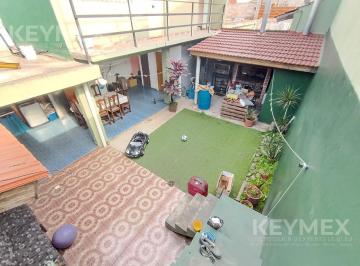 Casa · 180m² · 8 Ambientes · Venta de Casa con Dos Viviendas en Villa Celina Barrio Siglo Xxi