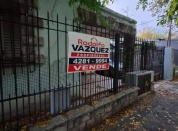 Casa de 3 ambientes, Esteban Echeverría · 2 Construcciones a Refaccionar en Venta!