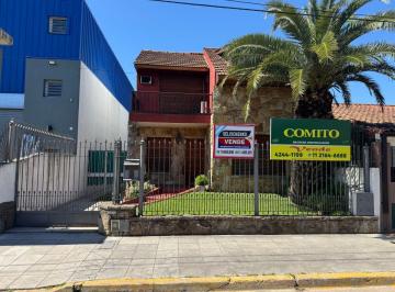 Casa de 5 ambientes, Lomas de Zamora · Venta Chalet 2 Plantas con Jardin y Quincho Temperley Este