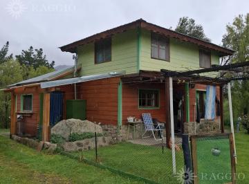 Casa · 70m² · 4 Ambientes · 1 Cochera · Casa de 70 m² en El Hoyo Terreno de 3.770 m (So - 67)