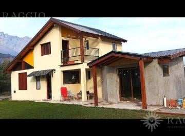Casa · 100m² · 3 Ambientes · Casa de 80 m² en El Bolsón Barrio Arrayanes (So - 70)
