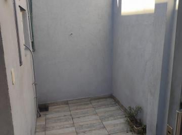 Departamento · 33m² · 2 Ambientes · PH 2 Ambientes con Patio en Parque Avellaneda