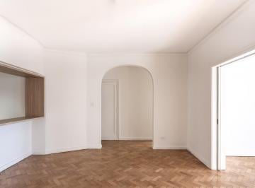 Departamento · 107m² · 4 Ambientes · Departamento en Venta en Recoleta de 3 Dorm. Reciclado Luminoso