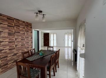 Foto · Dos Propiedades Casa 3 D Pileta y Duplex 1d C Renta