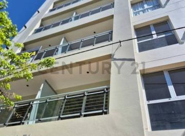 Departamento · 57m² · 2 Ambientes · 1 Cochera · Venta Departamento Pb 1 Dormitorio con Patio Privado y Cochera La Plata