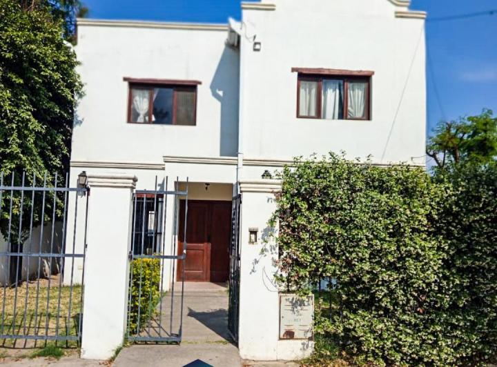 Casa · 200m² · 4 Dormitorios · 1 Cochera