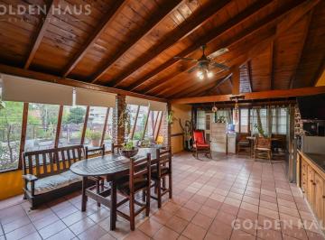 Casa · 251m² · 6 Ambientes · 1 Cochera · Luminosa Casa 6 Ambientes Parque Chacabuco Oportunidad
