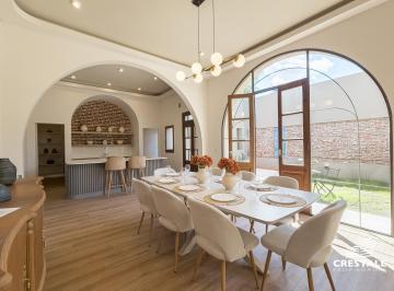 Casa · 203m² · 6 Ambientes · 1 Cochera · Venta Casa 3 Dorm. | Jardín y Piscina | Lourdes - Rosario