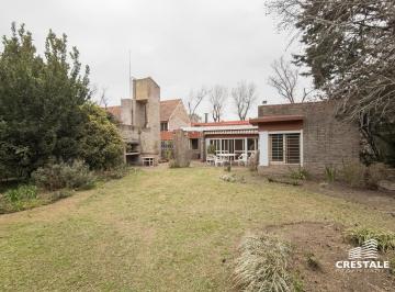 Casa · 225m² · 8 Ambientes · 1 Cochera · Venta Casa 4 Dorm. Fisherton Rosario