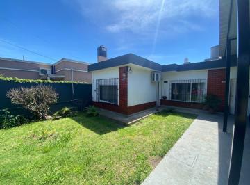 Casa · 95m² · 3 Ambientes · 1 Cochera · Casa en Lomas de Zamora Oeste