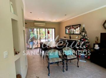 Casa · 180m² · 4 Ambientes · 2 Cocheras · Casa en Venta Berazategui