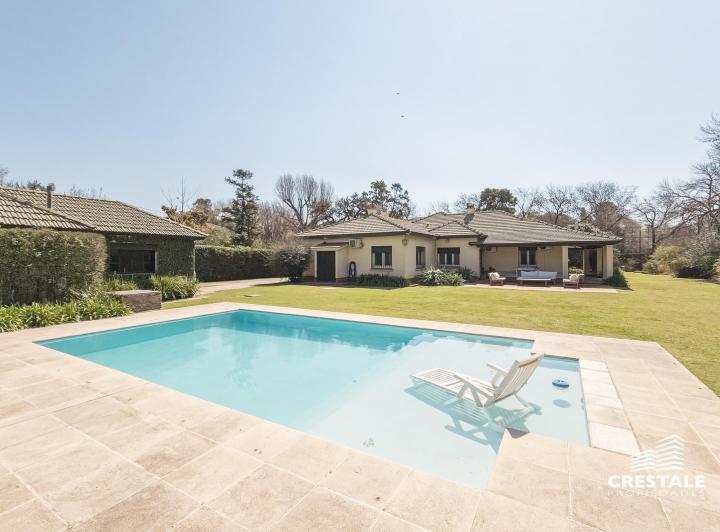 Casa · 364m² · 10 Ambientes · 3 Cocheras