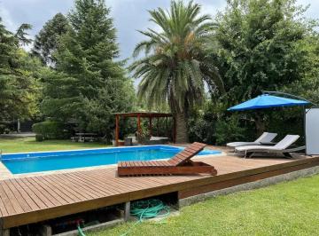 Casa · 436m² · 6 Ambientes · 2 Cocheras · Venta Casa 6 Amb en 20 de Junio
