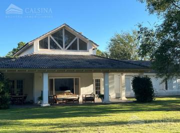 Casa · 480m² · 3 Dormitorios · 2 Cocheras · Casa en Venta en Villa Allende