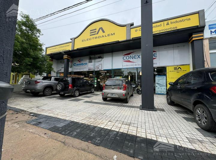Local comercial · 700m²