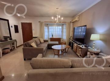 Casa · 217m² · 5 Ambientes · Departamento en Venta en Beccar, Impecable!