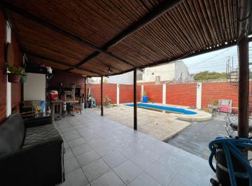 PH · 70m² · 3 Ambientes · PH con 2 Patios y Pileta Sin Expensas en Venta Ciudad Madero