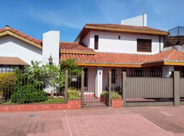 Casa de 5 ambientes, San Isidro · Chalet Cuatro Dorm. Quincho Jardin Pileta en Venta en Martínez