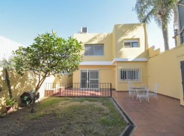 Casa · 244m² · 10 Ambientes · 2 Cocheras · Casa 4 Dorm. en Barrio Belgrano. Apta Credito