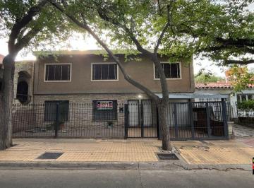 Casa de 10 ambientes, Ciudad de Mendoza · Casa en Venta en Capital, Mendoza.