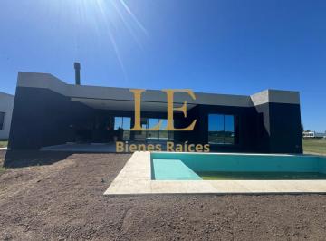 Casa · 265m² · 4 Ambientes · 6 Cocheras · Venta Casa en El Naudir