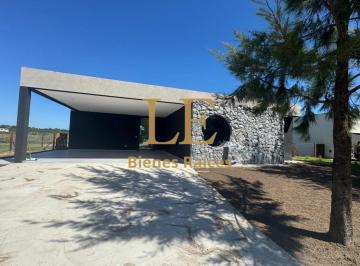 Casa · 265m² · 4 Ambientes · 6 Cocheras · Venta Casa en El Naudir