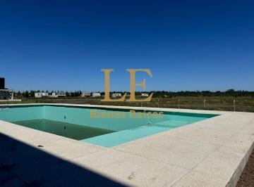 Casa · 265m² · 4 Ambientes · 6 Cocheras · Venta Casa en El Naudir
