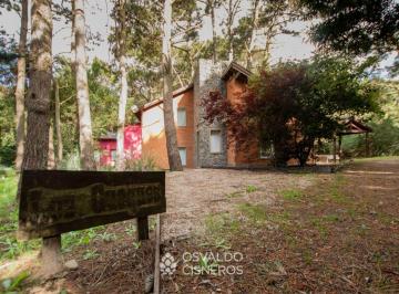 Casa de 3 ambientes, Mar de las Pampas · Los Queques - Mar de Las Pampas: Casa 2 Dorm, Parrilla y Cochera Semicubierta