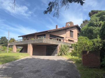 Casa de 6 ambientes, Pinamar · Gran Chalet a 2 Cuadras del Mar en El Golf