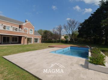 Casa de 12 ambientes, Córdoba · Hermosa Casa en Venta en County Las Delicias!