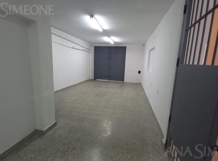 Bodega-Galpón · 370m² · 7 Ambientes · 1 Cochera