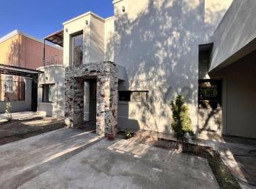 Casa · 200m² · 6 Ambientes · 3 Cocheras · Venta de Casa - Av Champagnat B° Corredor del Oeste