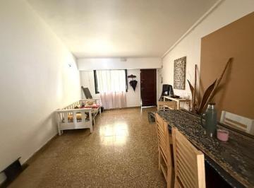 Casa · 165m² · 5 Ambientes · 4 Cocheras · Casa en Venta Barrio Rosedal 4 Dorm.