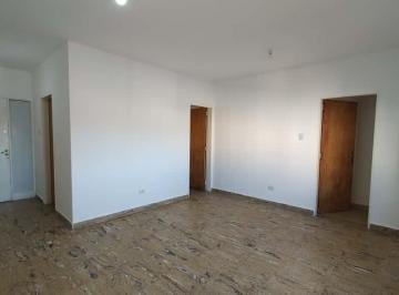 Departamento · 64m² · 5 Ambientes · Departamento en Alberdi, Sobre Av Colón.