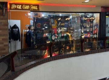 Local comercial de 1 ambiente, Ciudad de Mendoza · Local Comercial en Venta Ubicado en 1.ª Sección Parque Central