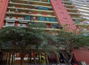 Departamento de 3 ambientes, Rosario · A m. del Parque España, Sobre Calle Sarmiento!