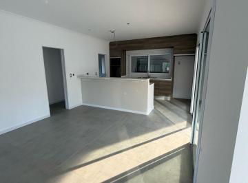 Casa · 180m² · 5 Ambientes · 1 Cochera · Casa en Venta Haras del Sur 2