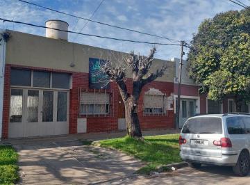 Casa · 118m² · 3 Ambientes · 1 Cochera · Casa en 49 E/ 134 Y135