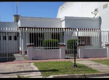 Casa de 6 ambientes, La Matanza · Casa 4 Amb. con Jardín y Garaje