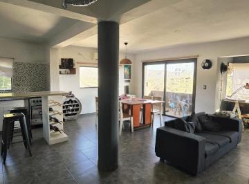 Casa · 80m² · 4 Ambientes · 2 Cocheras · Casa en Venta en Altura con Vista a Las Sierras