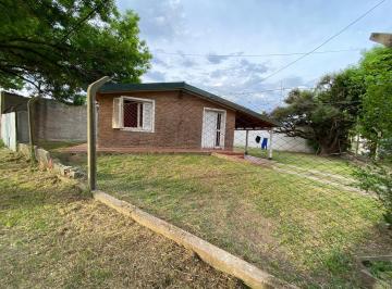 Casa · 400m² · 2 Ambientes · 1 Cochera · Venta - Casa un Dormitorio y Jardin - Casilda