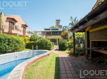 Casa · 383m² · 8 Dormitorios · Casa con Gran Terreno
