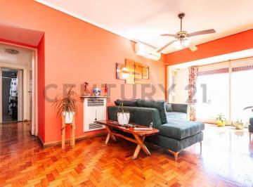Departamento · 65m² · 3 Ambientes · Venta Departamento 3 Ambientes con Balcon Centro Lanus
