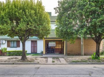 Casa · 266m² · 8 Ambientes · Casa en Venta B° Bancario Zona Sur