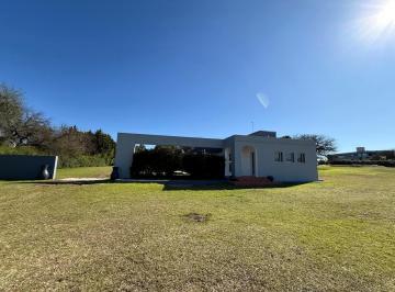 Casa · 257m² · 3 Dormitorios · Casa en Causana