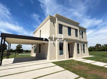 Casa en Venta de 4 ambientes Pilar Golf · Acepta Financiación o Permuta - Propiedad Moderna con Vista Al Golf - Pilar Golf