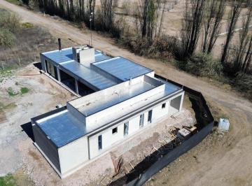 Casa · 250m² · 5 Ambientes · 2 Cocheras · Casa en Pozo Bº El Vergel - Centenario