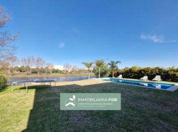 Casa · 209m² · 8 Ambientes · 4 Cocheras · Casa a La Laguna en Venta en Barrio Islas | El Cantón | 4 Dorm. |playroom | Dependencia | Pile